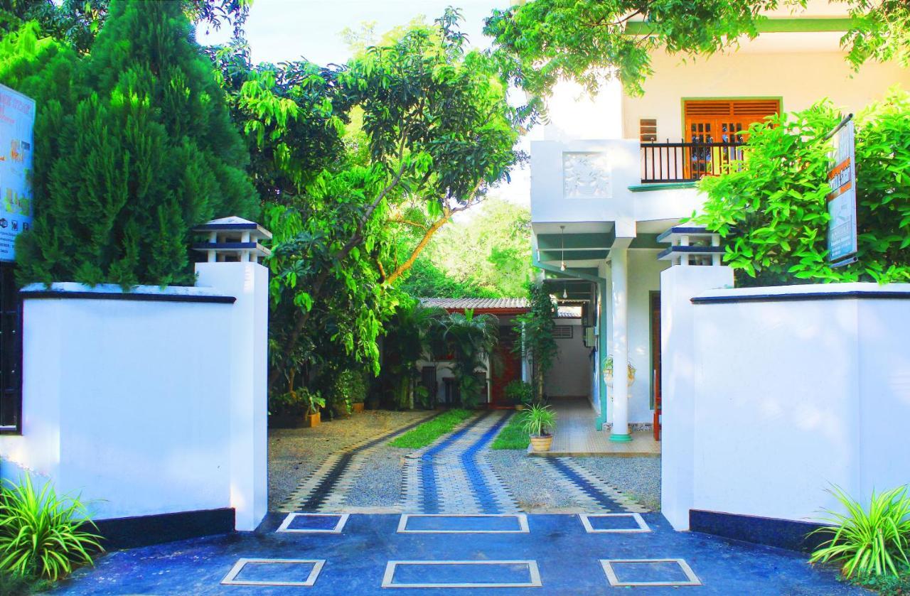 Castle Resort Yala ทิซซามาฮารามา ภายนอก รูปภาพ