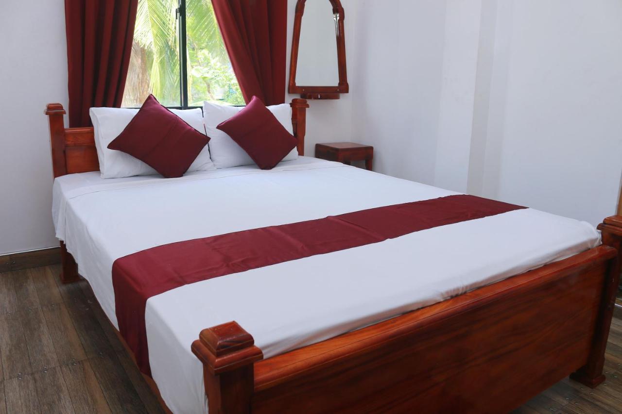 Castle Resort Yala ทิซซามาฮารามา ภายนอก รูปภาพ