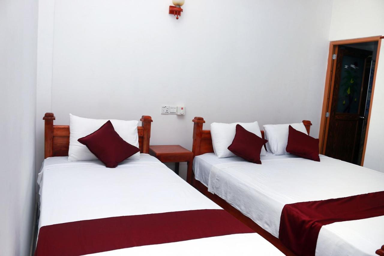 Castle Resort Yala ทิซซามาฮารามา ภายนอก รูปภาพ