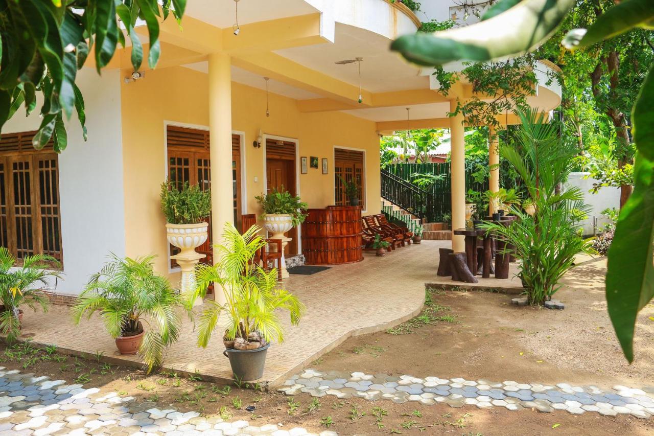 Castle Resort Yala ทิซซามาฮารามา ภายนอก รูปภาพ